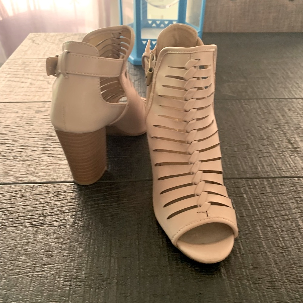 Chinese Laundry light mauve shoe